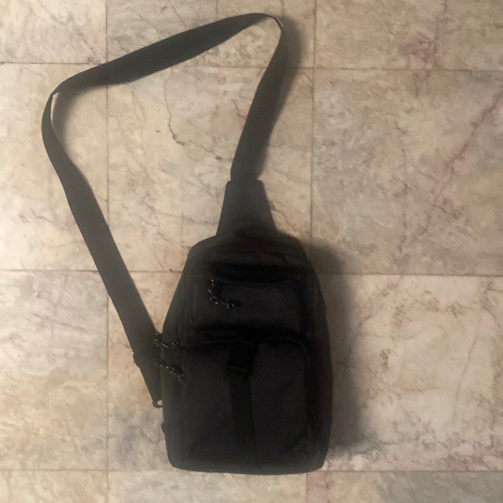 Sold sold no longer for available. Super roomy crossbody bag
